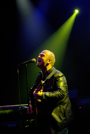 Andrew Strong - live